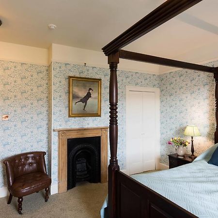 Spire House Bed & Breakfast Солсбъри Екстериор снимка
