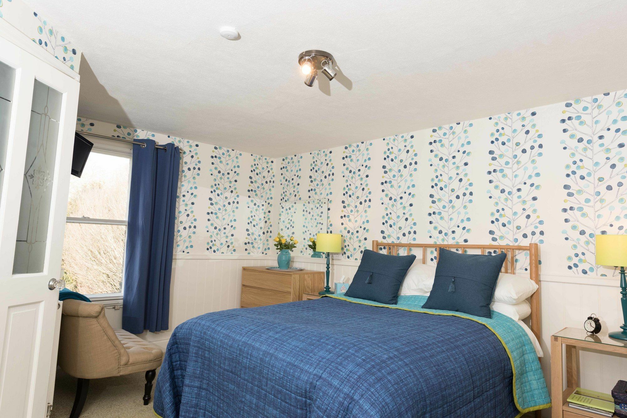 Spire House Bed & Breakfast Солсбъри Екстериор снимка